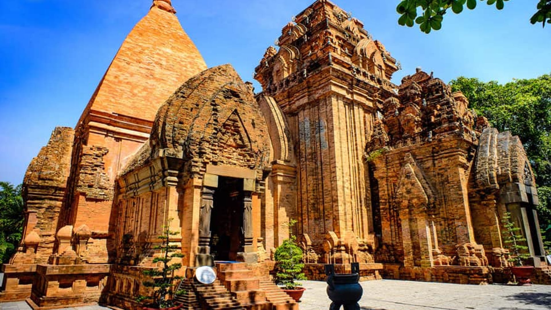 Tháp Bà Ponagar Nha Trang